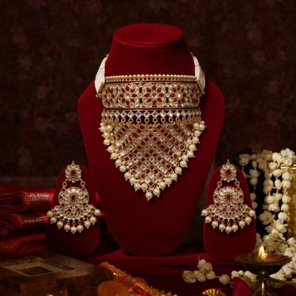 Kundan Aad with Red and White Stones