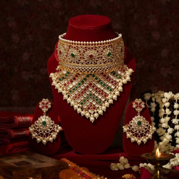 Rajwadi Kundan Aad with “V” Shape Latkan Design